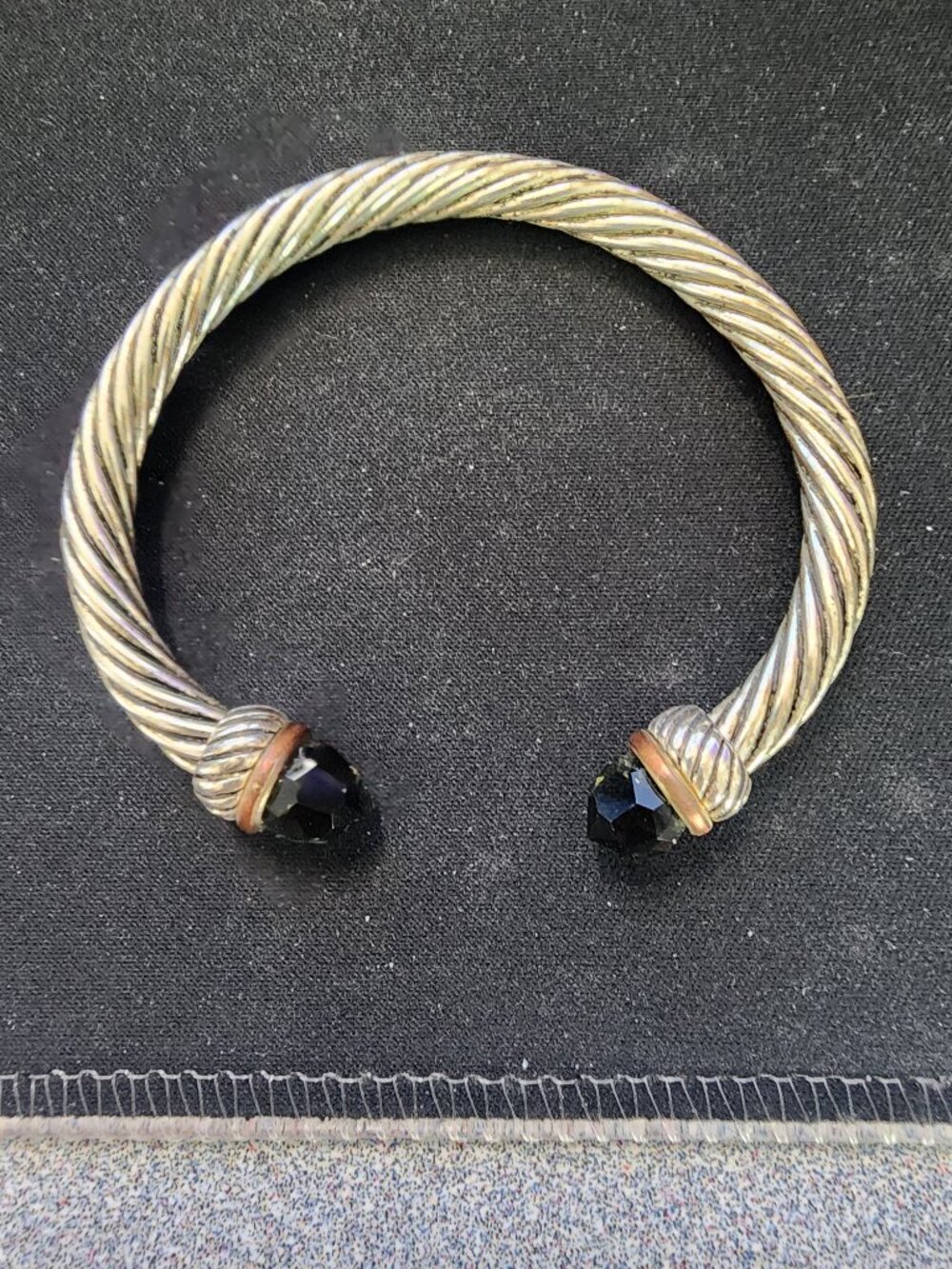 Cable bracelet with quartz embellishments - size 6-7